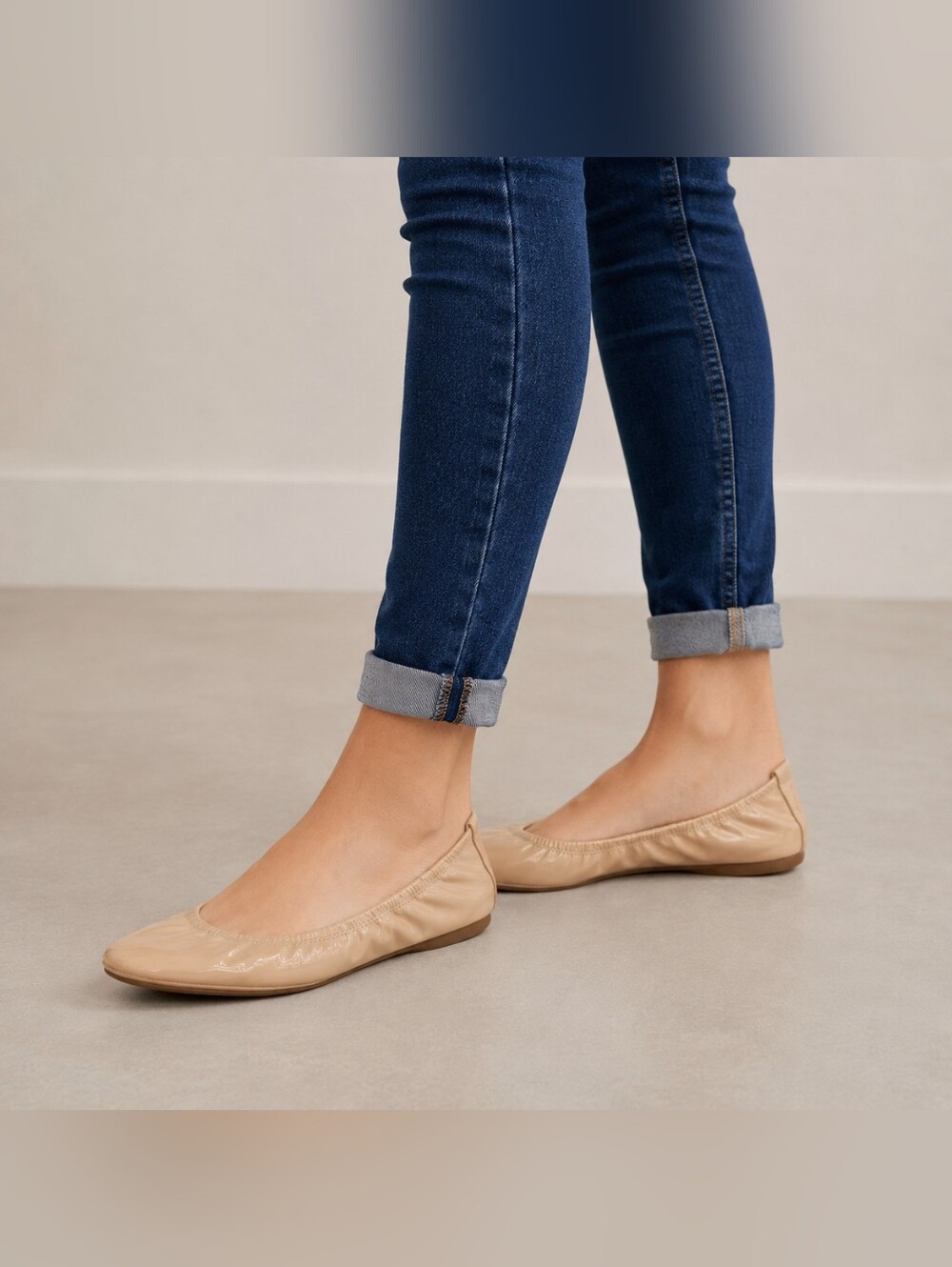 Used TORY BURCH Round Toe Eddie Ballet Flats in Beige Patent 8 8.5